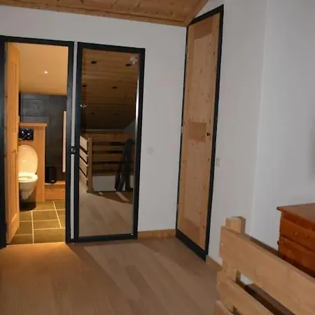 Stijlvol 4-kamerappartement In Aan De Piste Apartment